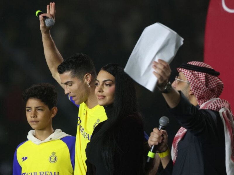 جورجينا تتحدى العادات! .. صديقة كريستيانو رونالدو تثير غضب الشعب السعودي بتصرفها